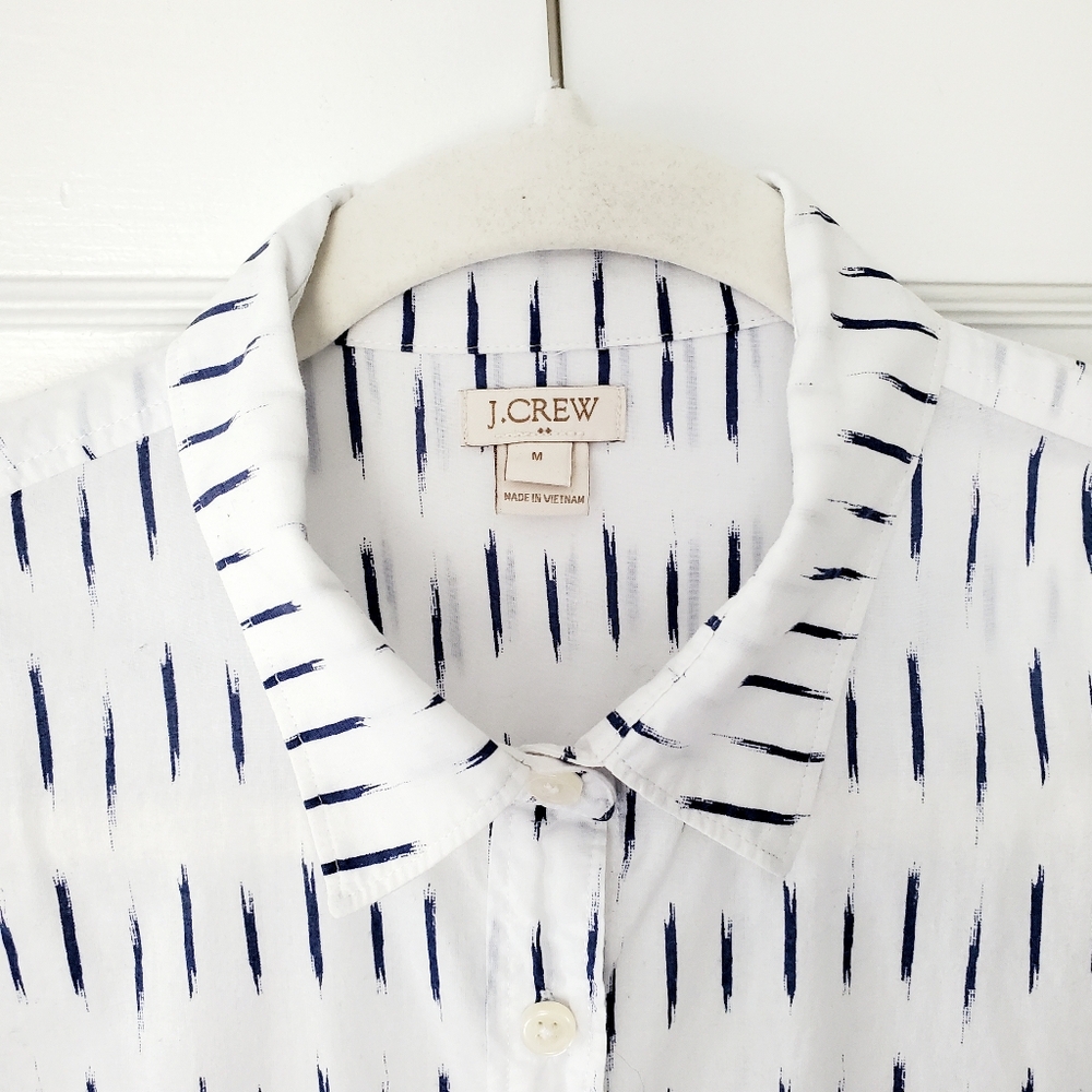 J. Crew White and Blue Taulored Ikat Printed Blue On White Cotton Button-down